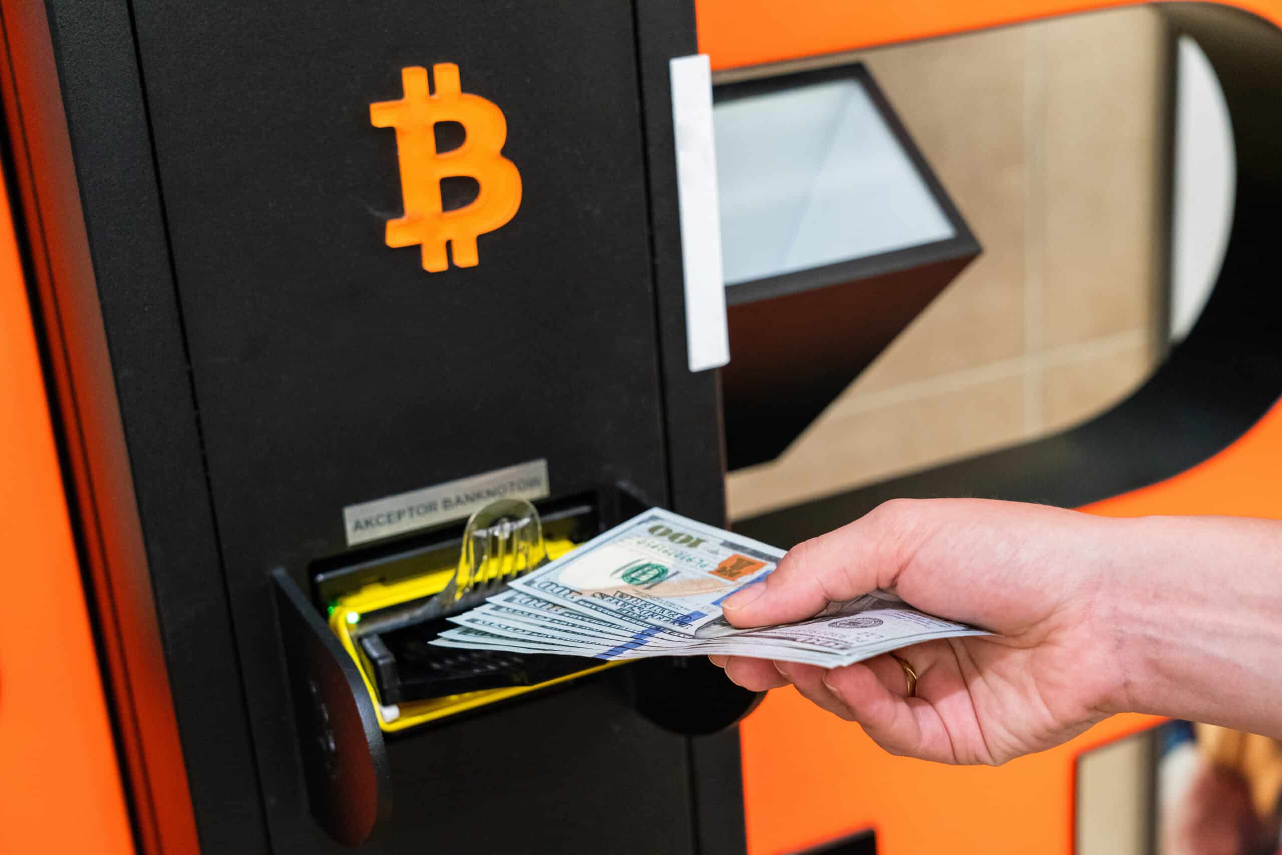 How to Withdraw Money From Bitcoin ATM - Crypto Head
