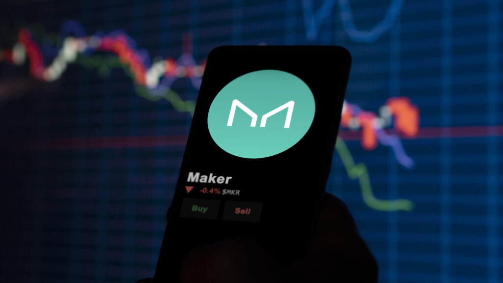 An investor analyzing the price of Maker, the crypto $MKR broke out above the limit, MKR and climbs above the price.